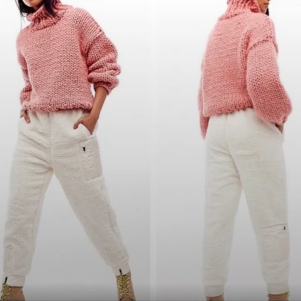 Free people Movement Sherpa jogger pants Size XS Cream/White EUC